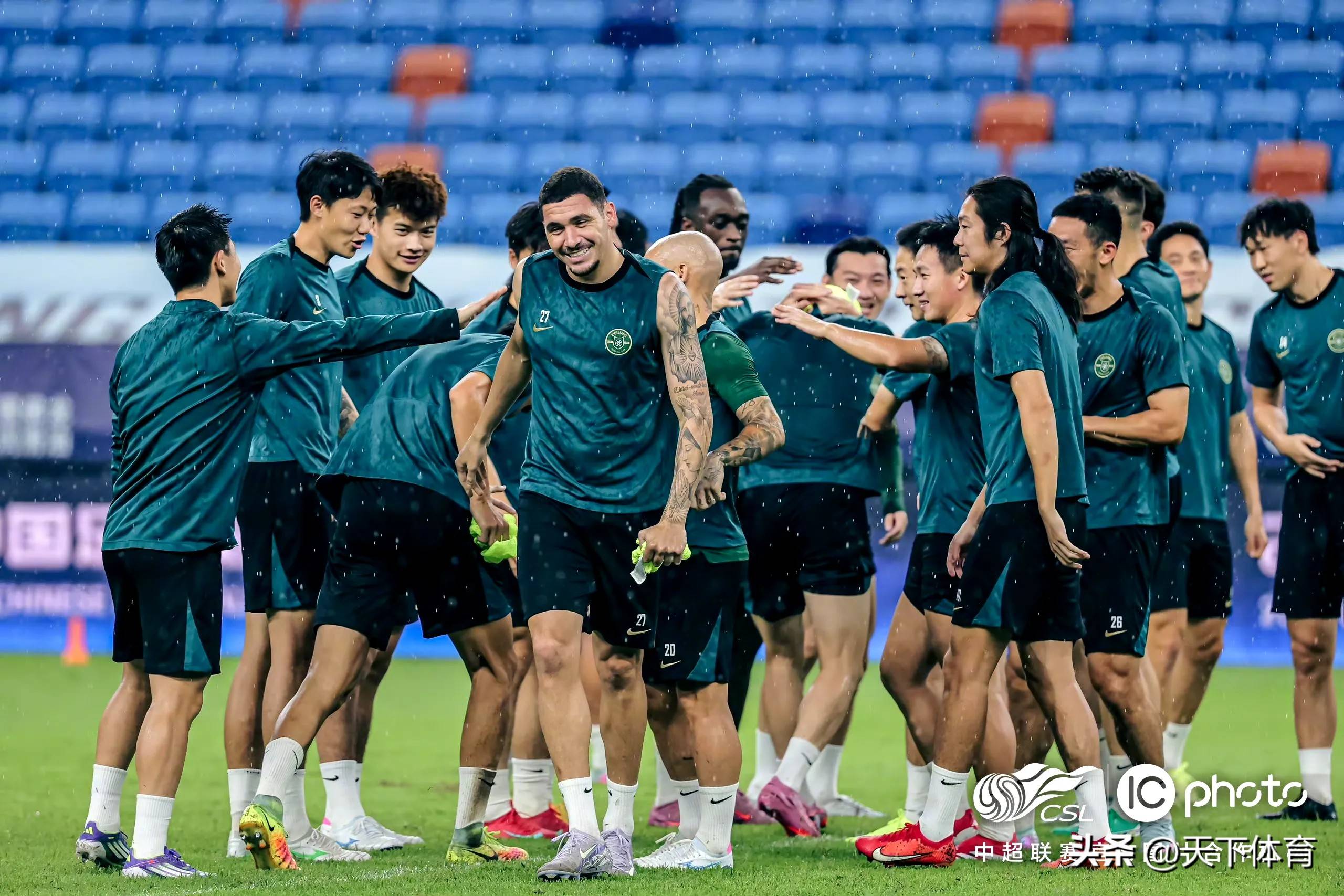 体育平台-包含夏洛特黄蜂围绕CBA季后赛绝杀压哨窗口期状态回暖引欢呼，浙江稠州围绕法国杯迎来里程碑瞬间刷屏的词条