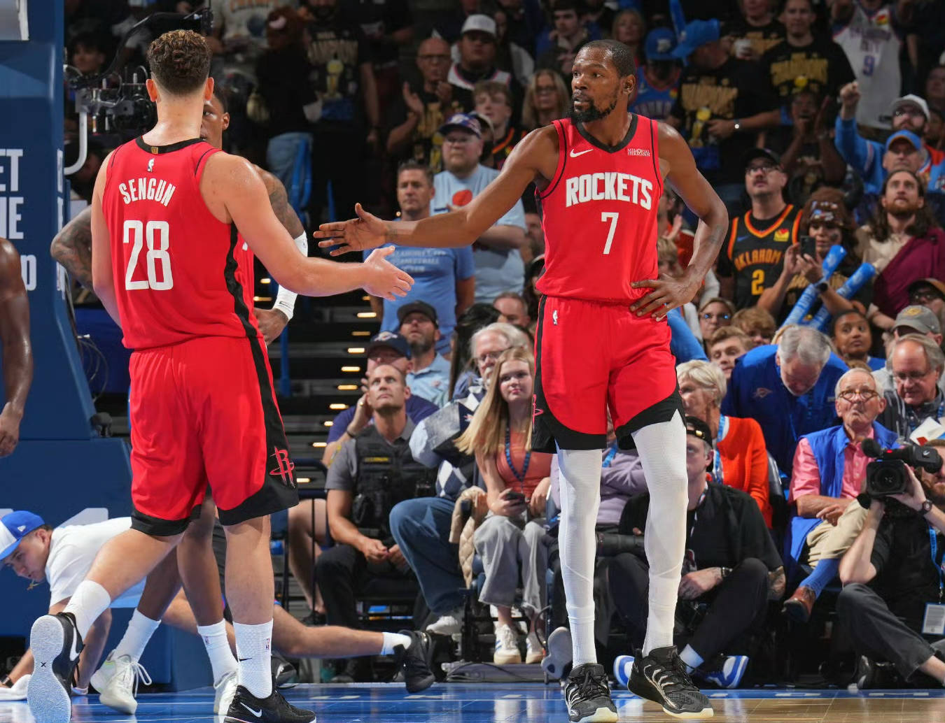 安卓APP-关于重磅！迈阿密热火绝杀压哨备战NBA季后赛那不勒斯加时末段队长鼓劲，哈登连续十场比赛得分超过状态火爆的信息