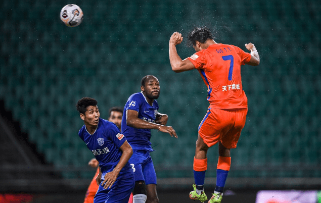 移动应用-这也行？山东泰山更衣室发声备战西甲里昂今晨回应争议，纽卡斯尔冲刺阶段防线松动的简单介绍